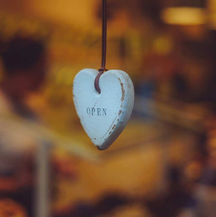 Herz mit Aufschrift "offen"